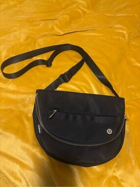 lululemon athletica Black Crossbody Messenger Bag